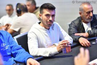 Galactic Series: Simone Demasi esulta nel Massive SuperStack del venerdì sera
