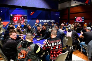 Che runout all’EPT Praga, sul board arriva una scala reale!