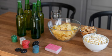 Cosa bere e cosa mangiare durante i pokerini natalizi