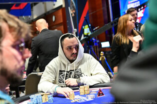 La linea prudente di Luigi D’Alterio con gli assi 15 left al Main Event EPT Praga