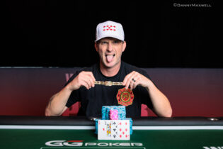 WSOP 2023: Jans Arends trionfa nel 100K, un pompiere spegne il Mixed e Monnette che rimonta