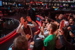 WSOP 2023: l’azzurro Daniel Holzner agguanta il tavolo finale del Main e il sogno prosegue