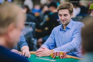 WSOP 2023: tris azzurro verso il day 6, Dunst e Racener volano nel main