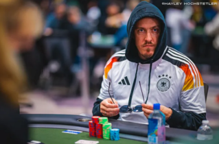 Il flop più incredibile delle WSOP 2024 elimina l’ex calciatore Max Kruse