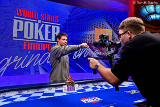 WSOPE 2024: Simone Andrian da sballo vince il Main Event e conquista il bracciale più pregiato