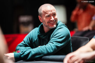 8-3 è dominato, ma porta a premio Mike Leah con meno di un full blind