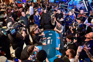 Il disastro di Phil Hellmuth al Main Event WSOP Paradise