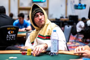 WSOP 2025: Pescatori beffato a 14 left nel Seven Card Stud, Sammartino avanza nel Choice