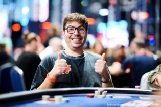 WSOP 2025: Musta ci crede a 15 left nell’High Roller, Alioto e Wodi avanzano nel PLO Bomb Pot