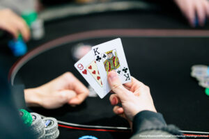 Trasformare in bluff le mani con valore di showdown: la mini-guida di Barry Carter