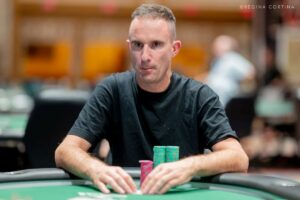 WSOP 2026: Isaia comanda a 12 left nel Triple Draw, 10 azzurri avanzano nel Warriors, Dario c’è nel PPC