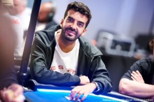 Notte degli Assi: Surini e Ouertani avanzano a premio al day 2, altri 239 ingressi a Venezia.